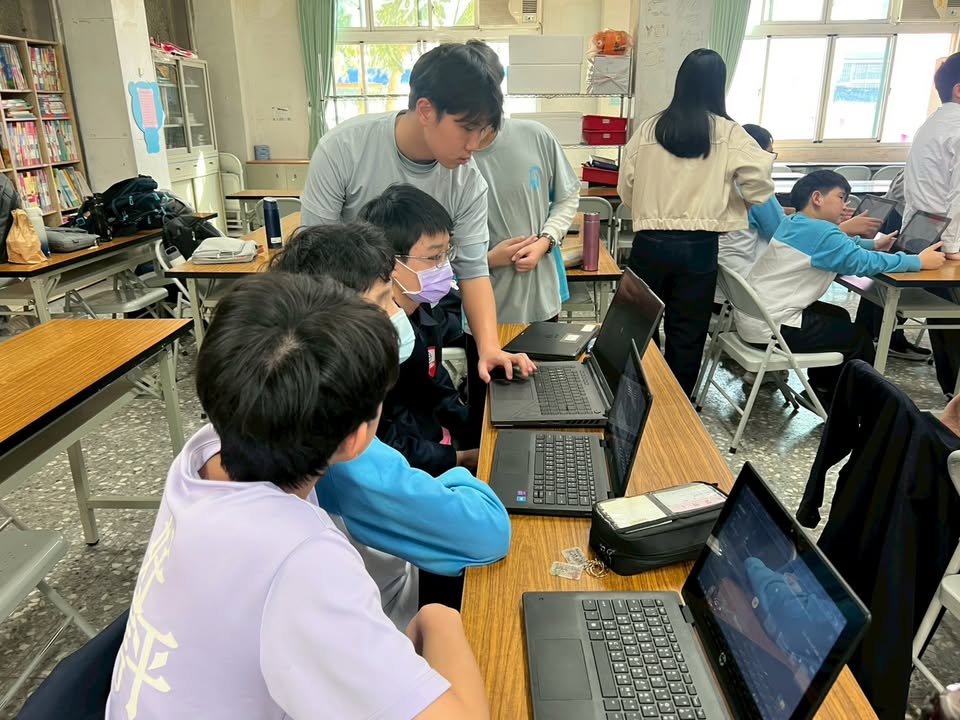 Hsinchu County American School - HCAS 新竹縣康乃薾美國學校