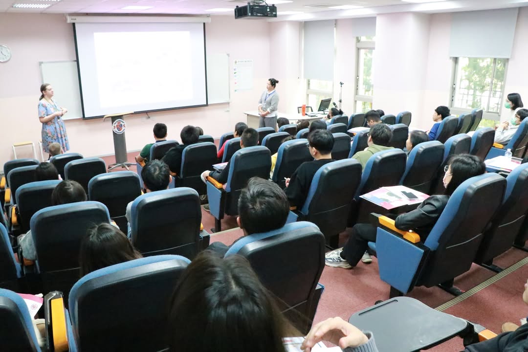 Hsinchu County American School - HCAS 新竹縣康乃薾美國學校