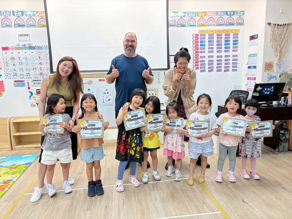 Hsinchu County American School - HCAS 新竹縣康乃薾美國學校