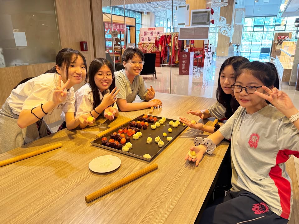 Hsinchu County American School - HCAS 新竹縣康乃薾美國學校